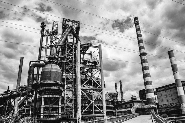 Dallas, Steel building
