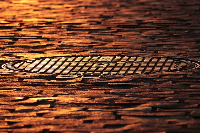manhole-cover-640x480-84663362.jpeg