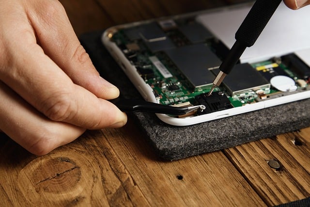 repair-technician-640x480-27550006.jpeg