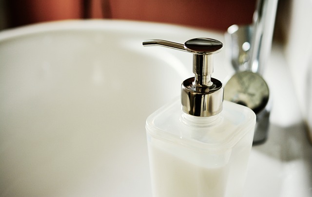 kitchen-sink-640x480-70626124.jpeg