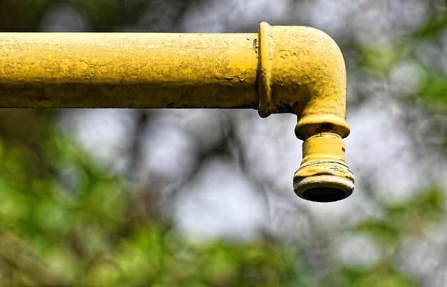 leaking-pipe-640x480-20965783.jpeg