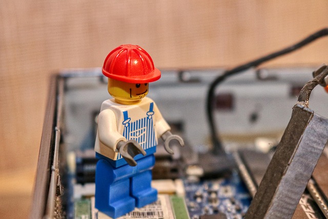 repair-technician-640x480-30694419.jpeg
