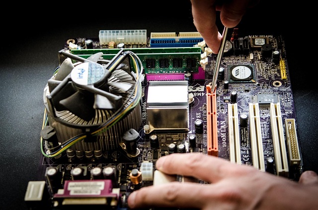 repair-technician-640x480-55459655.jpeg