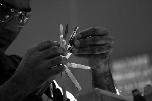 repair-technician-640x480-64399109.jpeg