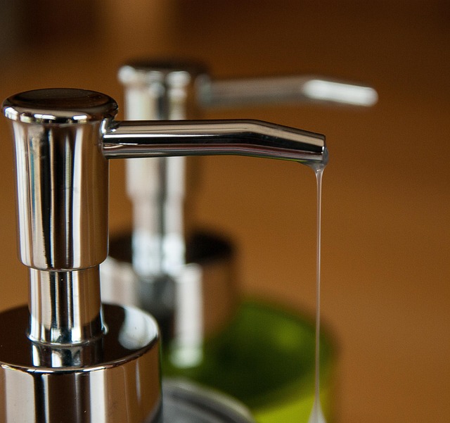 toilet-tools-640x480-48944868.jpeg