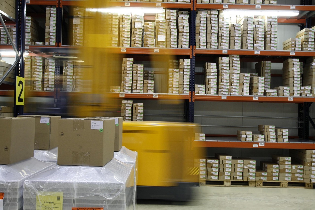 Mastering Hard-to-Reach Cleaning in Manassas Warehouses